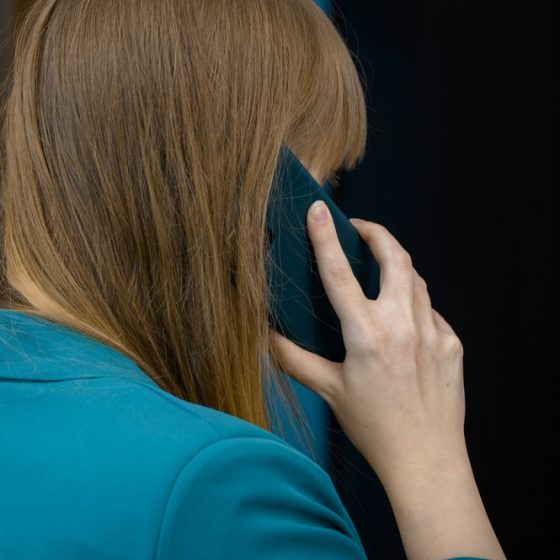 Jak sprawdzić, czy telefon jest na podsłuchu?